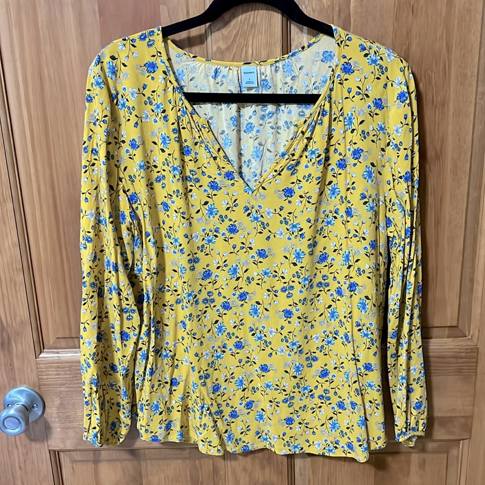 Women’s long sleeve shirt